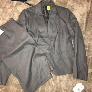 Women’s Nine West suit and skirt size 10